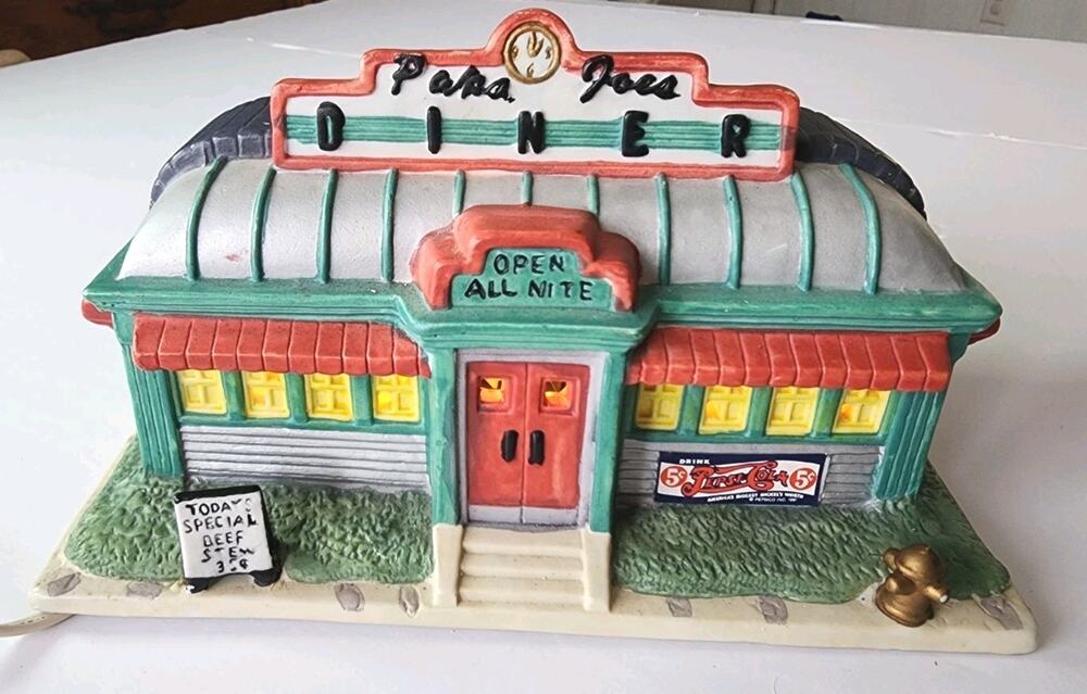 VTG Santa's Best Porcelain Christmas Village Papa Joes Diner Pepsi Cola Lighted